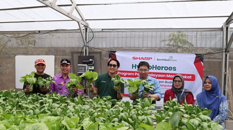 シャープ・インドネシア、地域共生プログラム「Sharp Hydro Heroes」を開始