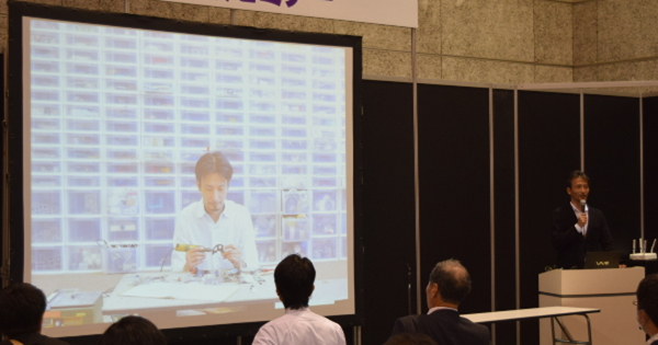 ロボット制作の現場を紹介