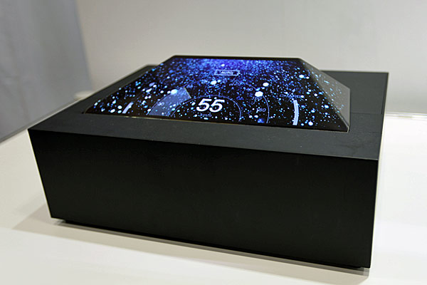 「12.3Ｖ型  車載有機ELディスプレイ」