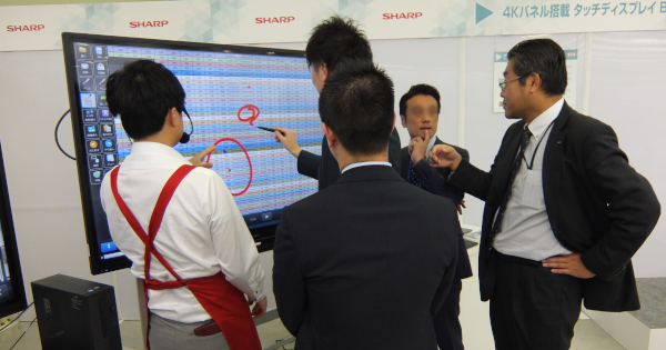 大画面、高解像度で小さな文字までくっきり見え一覧性が向上した４K BIG PAD