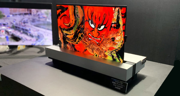 「ローラブル(巻取型)」有機ELディスプレイ（開発品）