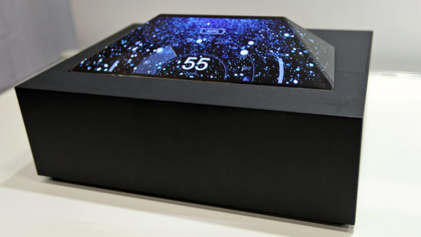 「車載向け屈曲型」有機ELディスプレイ